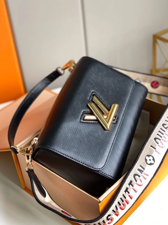 LOUIS VUITTON MM TWIST 0121